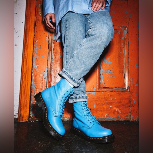 Doc Martens 1460 Pascal Leather Boots - Picture 4 of 11